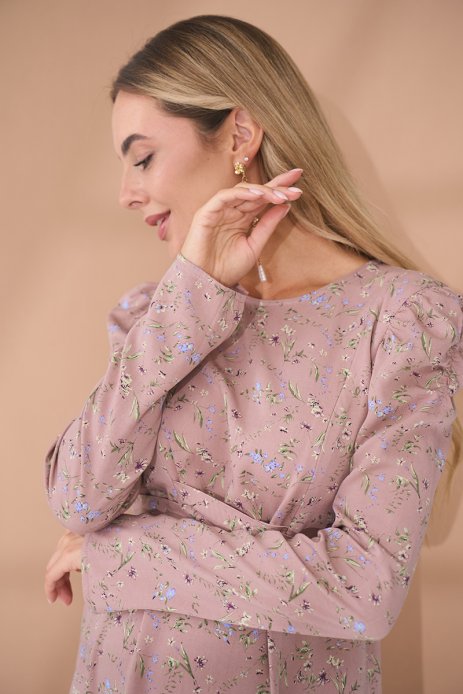 Сукня Ellender для вагітних і годуючих пудра з квітковим принтом. Сукня Ellender для вагітних і годуючих пудра з квітковим принтом.