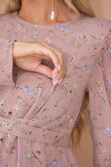 Сукня Ellender для вагітних і годуючих пудра з квітковим принтом. Сукня Ellender для вагітних і годуючих пудра з квітковим принтом.