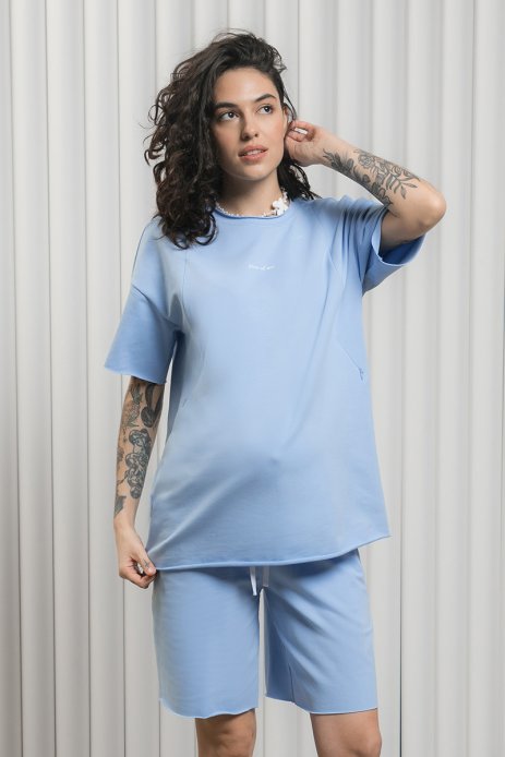 Костюм футболка с шортами MIKAELA для беременных и кормящих голубой
