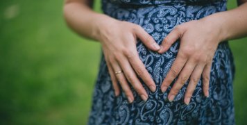 Сукня для вагітних та годуючих мам